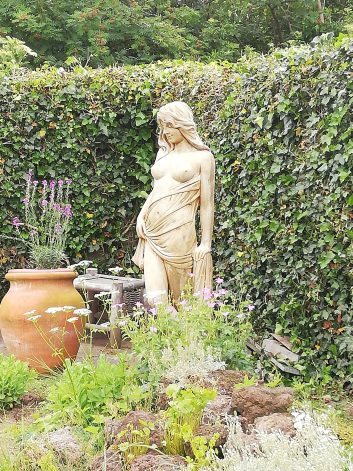 Beeld dame 4623 - Afbeelding 5
