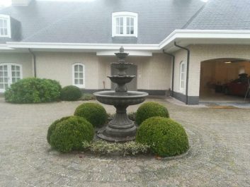 Grote fontein met 4 schalen