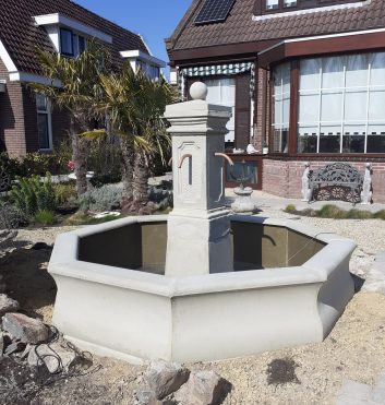 Fontein 78 Franse dorpsfontein zandsteen look