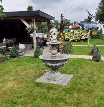 Fontein 38 jongen met vis - Afbeelding 2