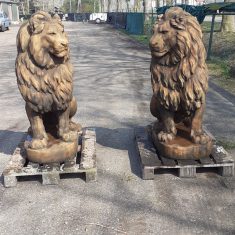 Set grote leeuwen oud roestlook