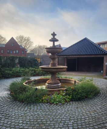 Fontein 27 rand 111 oud roest look