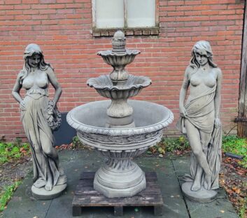AANBIEDING Renaissance fontein met 2 tuinbeelden dames - Afbeelding 4